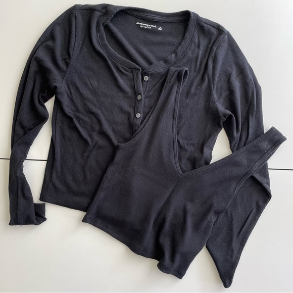 Abercrombie & Fitch Sweaters - Abercrombie & Fitch black cropped cardigan set